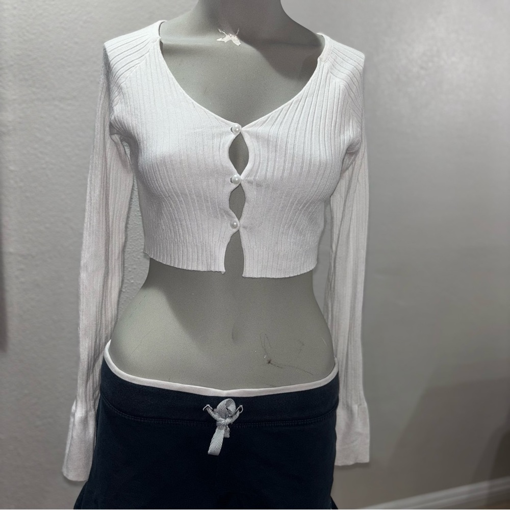 SHEIN White Ribbed Button Detail Crop Top